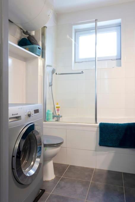 Chez Laurence - Elegant Appartement Climatise Avec Wifi Et Parking Ла-Гранд-Мот Экстерьер фото